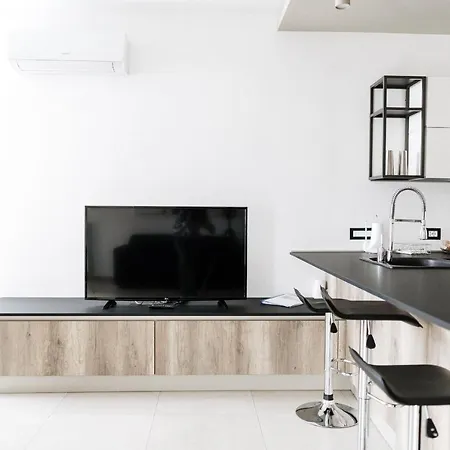 La Dimora Open Space Black Apartment